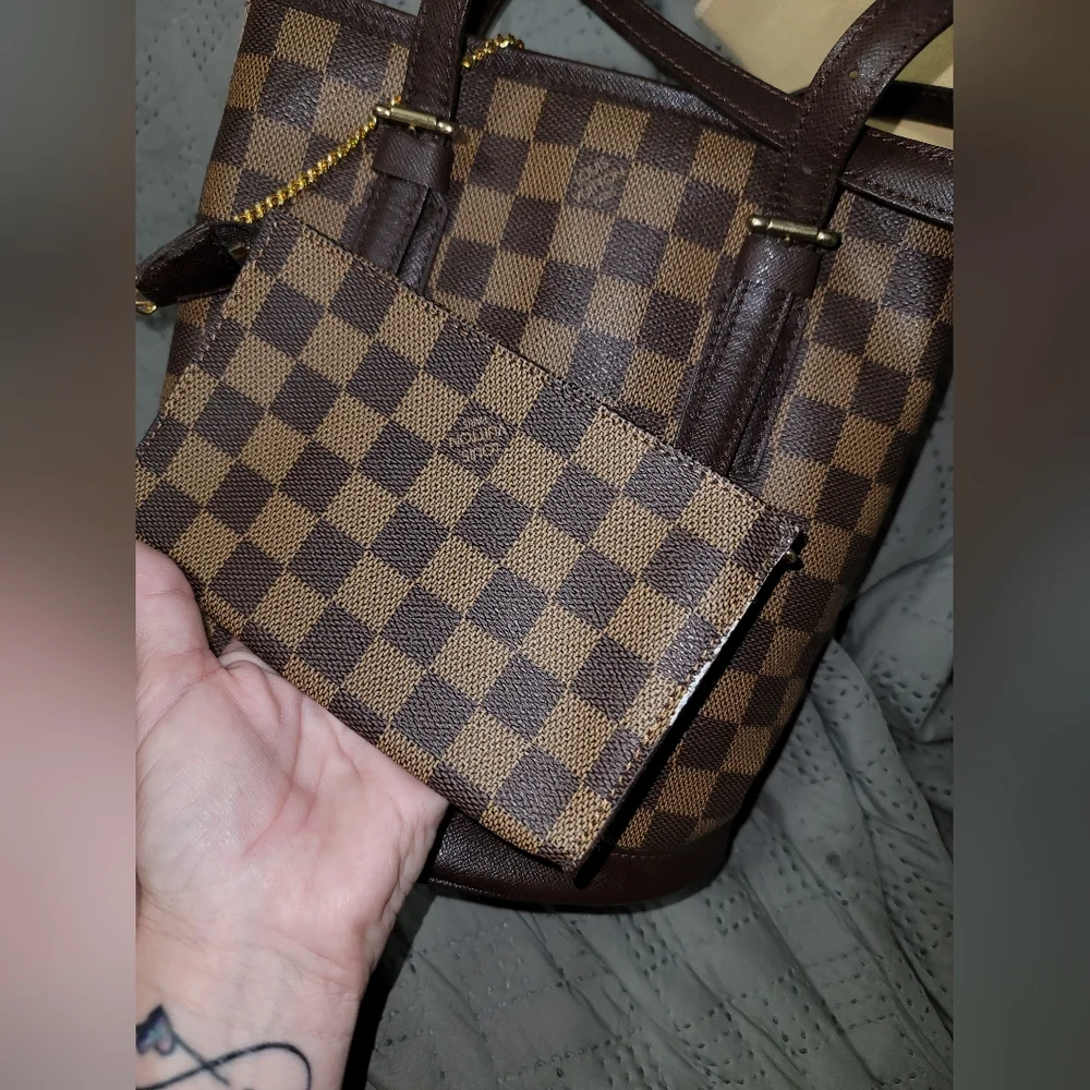 LOUIS VUITTON Damier Ebene Marais Bucket 23